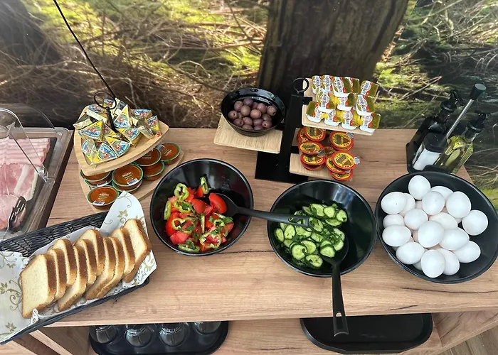 Blisku Do Gradot - Riverfront Luxury Cabins