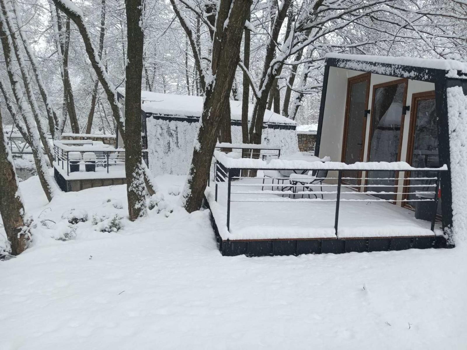 Blisku Do Gradot - Riverfront Luxury Lodge Skopje